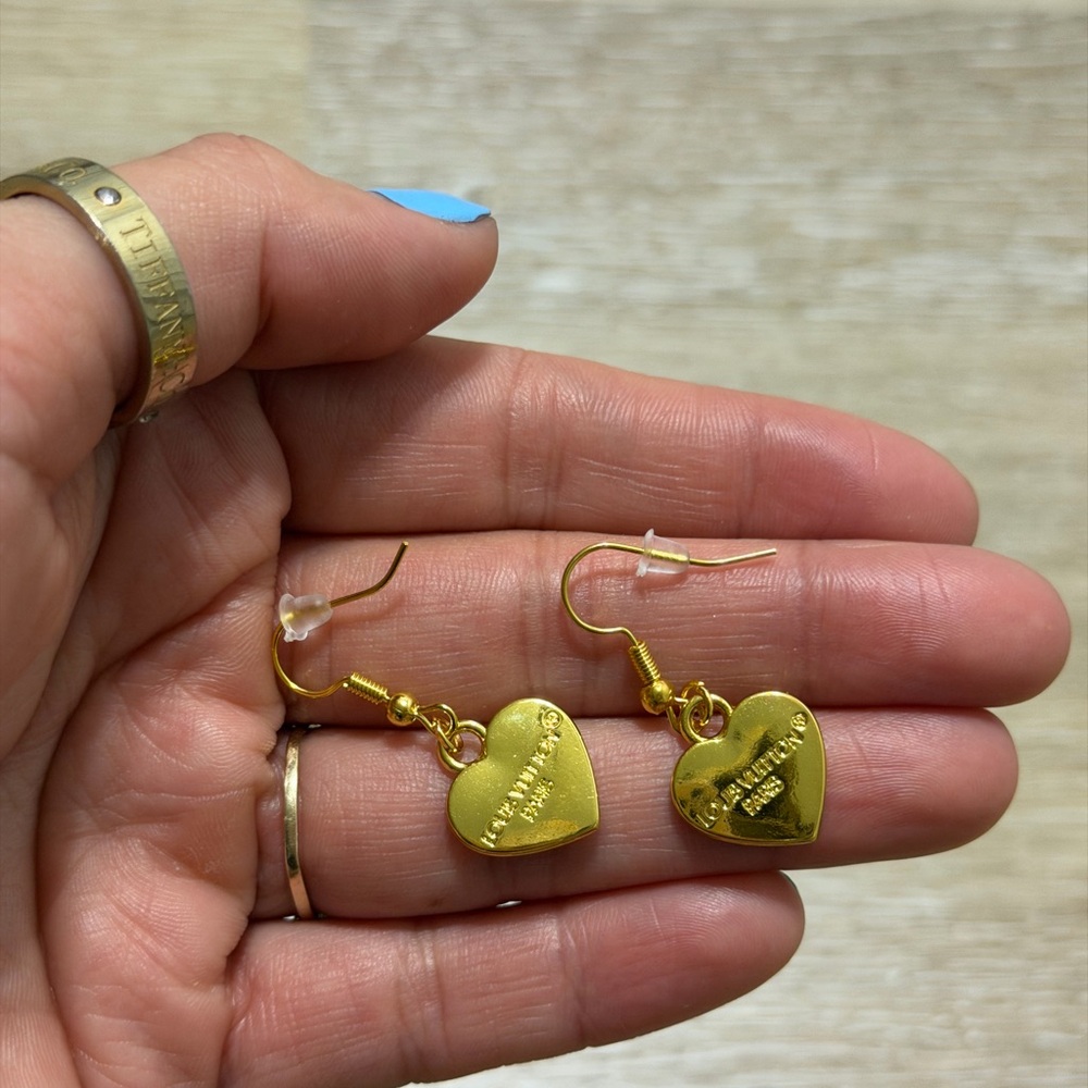 LV gold cc Earrings - Picture 3 of 4